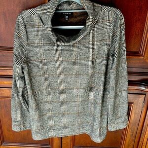 Tribal plaid tweed tunic with camel cuffs and zipper detail at the sides.